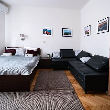 Bumblebee Apartment With Ac 布达佩斯 外观 照片
