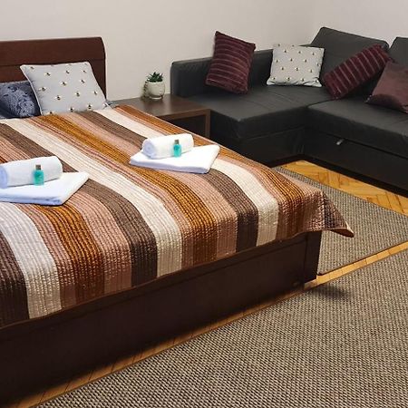 Bumblebee Apartment With Ac 布达佩斯 外观 照片