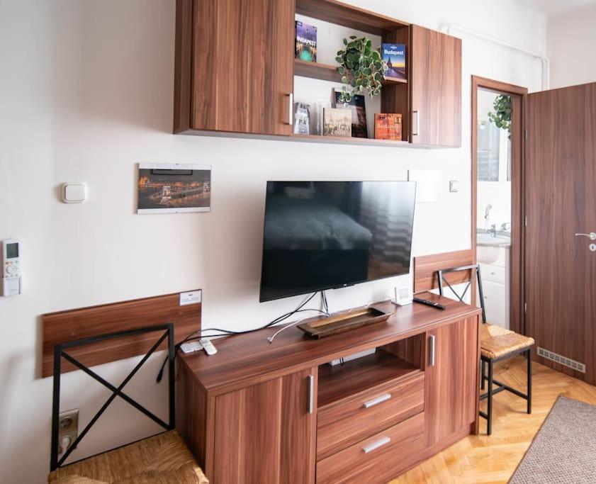 Bumblebee Apartment With Ac 布达佩斯 外观 照片